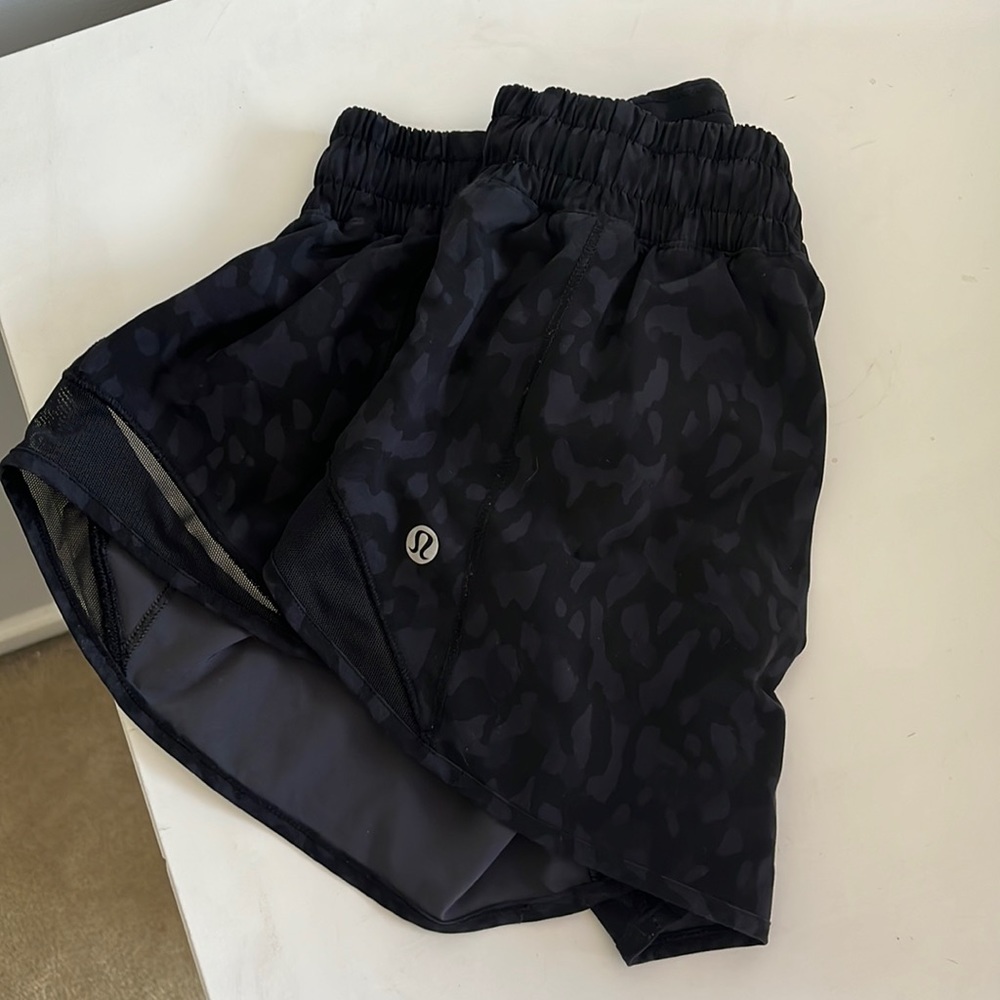 Lulu lemon leopard print hotty hot shorts